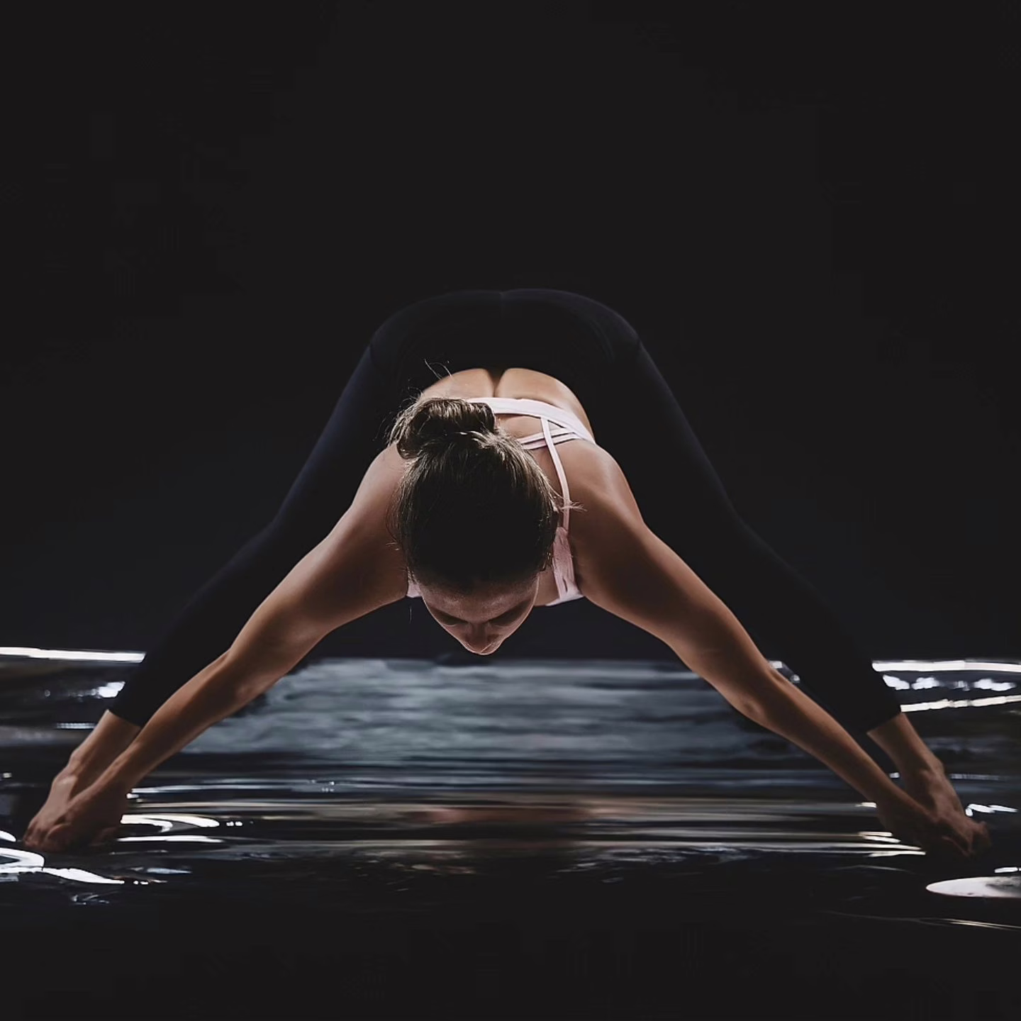 I love experimenting in the studio, this time I tried a foil floor. Still figuring it out, but it’s been fun so far!

#yoga #yogaportraits
#yogaphotography
#studiophotography #studioshoot #gloucester #gloucestershire #cheltenham #yogabody #yogateachersofinstagram #yogagloucestershire #yogagloucester #yogacheltenham #cotswoldphotographer #cotswolds